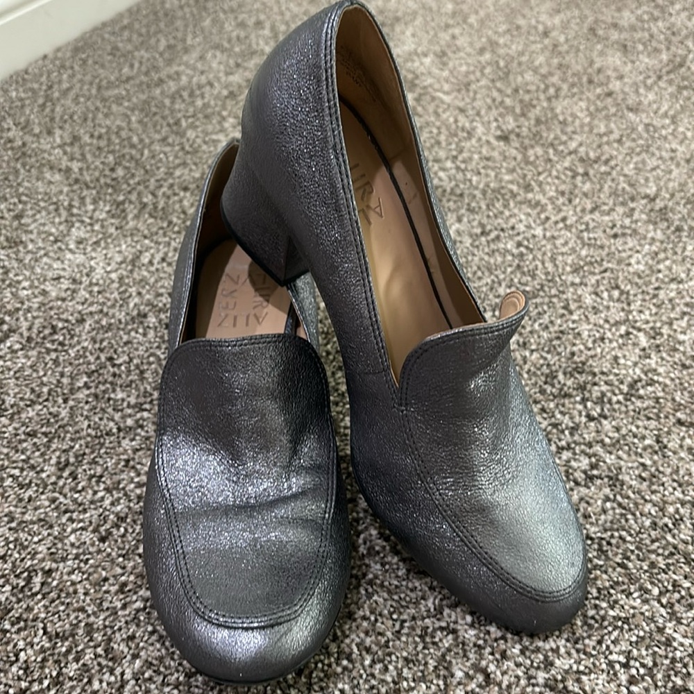 Naturalizer size 6.5 dark silver/gray  metallic loafer pump.